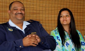 Lt kol Adonis neem afskeid